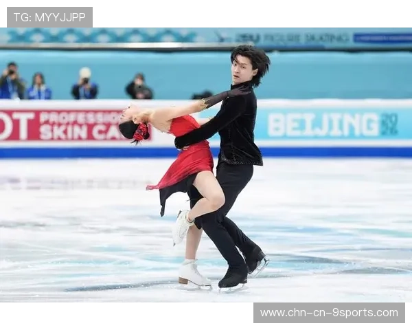 民族风花样滑冰赛事，冰上舞动的文化传承，花样滑冰中冰上舞蹈的比赛通常包括几个阶段