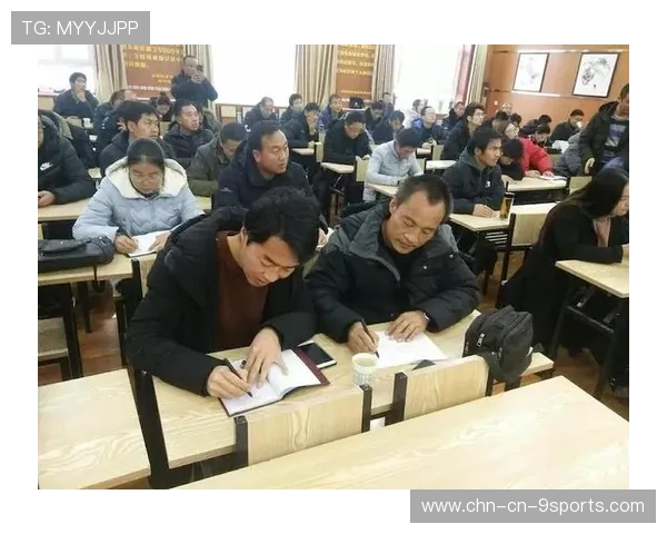 足球裁判委员会在判罚教育中推行公开案例复盘与专家点评直播，足球裁判权威